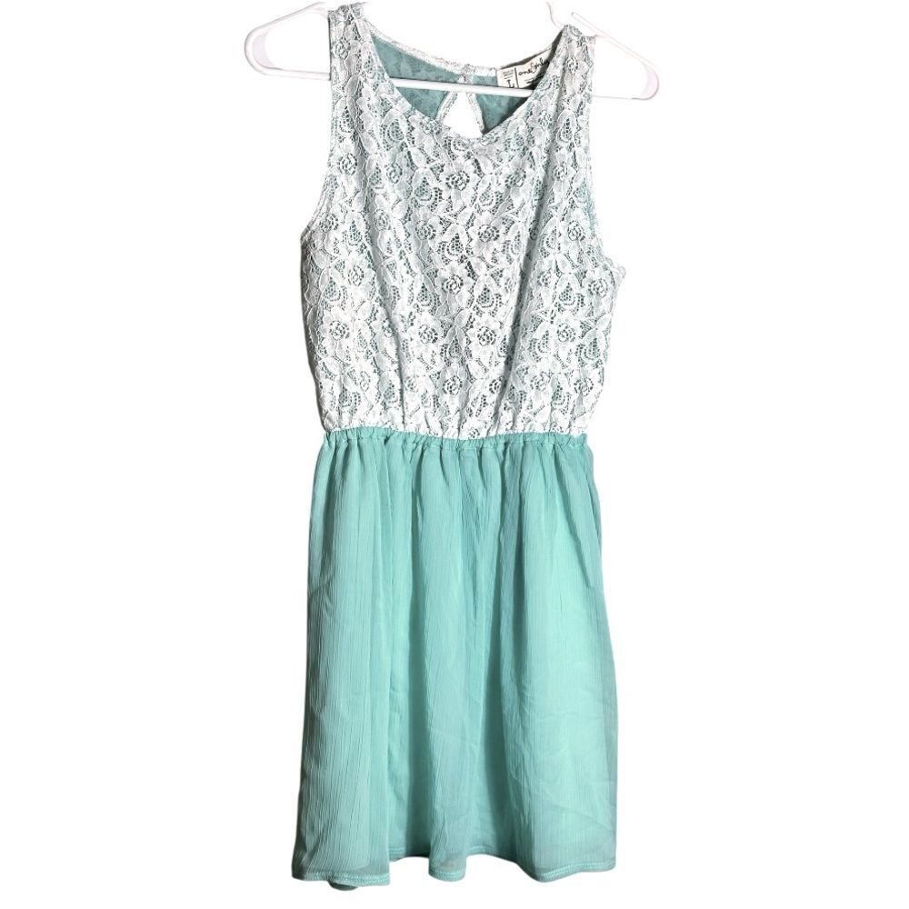 One & Only Urban Outfitters Green and White Lace Dress NWT 📦